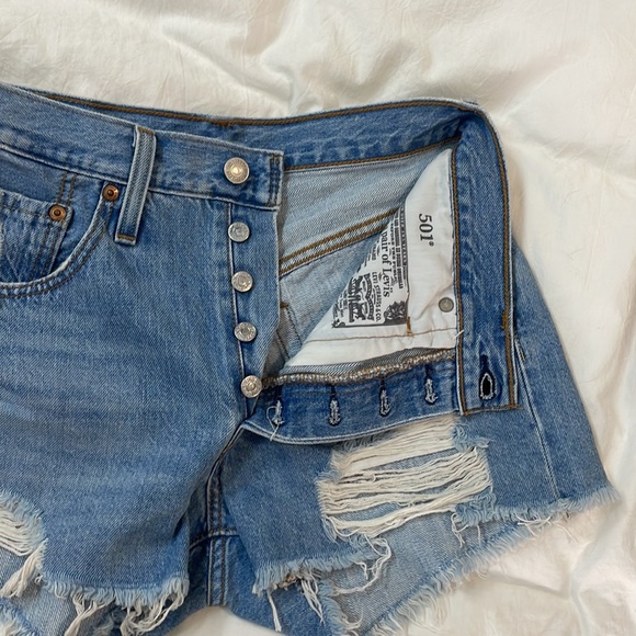 Levi 501 short - Picture 3 of 3